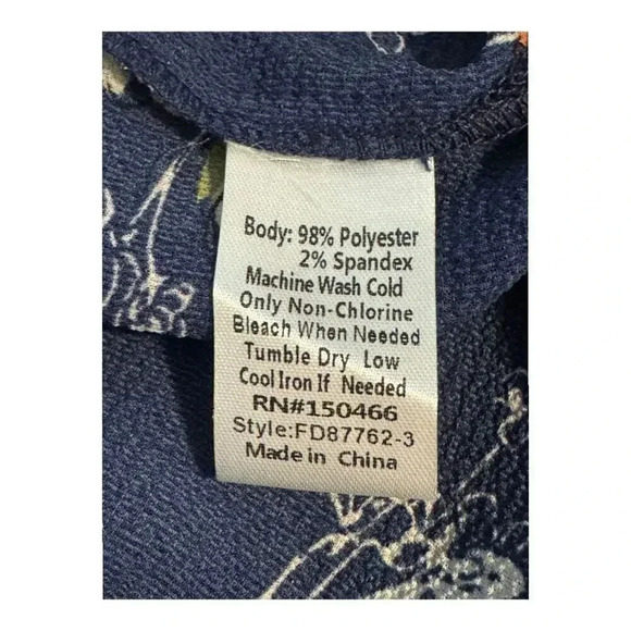 Fun2Fun Stitch Fix Kenmore Splitneck Navy Blue Women’s XS Floral Top NWOT - Picture 7 of 7